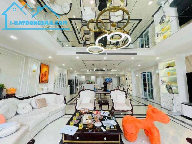 HIẾM – LONG BIÊN - 400M² – 2 MẶT PHỐ – MT 16M -TÒA NHÀ 7 TẦNG + HẦM - DÒNG TIỀN 200tr/năm