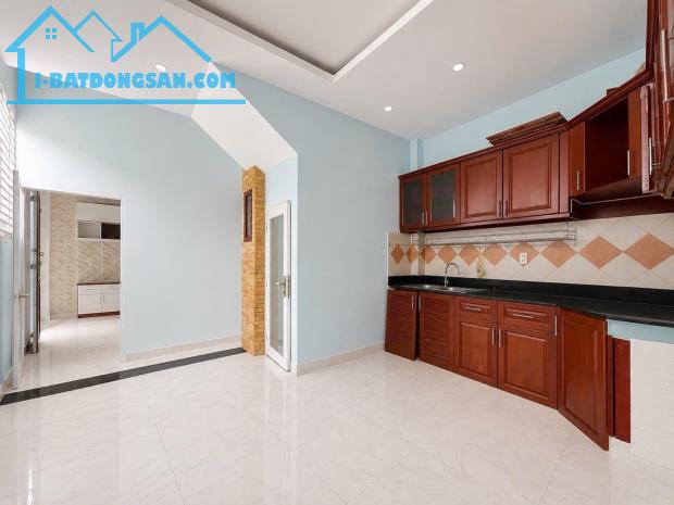 BÁN NHÀ HẺM XE HƠI NGUYỄN CÔNG HOAN, PN, 4 TẦNG, 6PN, 43M2, 9.7 TỶ