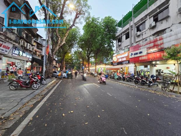Bán căn hộ Tập Thể Tầng 1 Phố Ngô Thì Nhậm - 55m2 - 10m ra phố - SDCC - Giá 4 Tỷ - KO QH