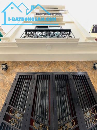 Bán gấp nhà Láng Hạ 36m2, 5T, MT4.6m tặng full nội thất 2 thoáng nhỉnh 10 tỷ thiện chí bán
