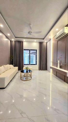 Nhà Hàng Kênh xây mới cực đẹp 50m2*3 tầng chỉ 3tỷ - Full nội thất, ngõ thông.