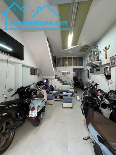 Nhà Trịnh Đình Trọng 3 tầng 64m² hẻm 4m sầm uất, đủ tiện ích, giao thông thuận tiện, 6 tỷ.