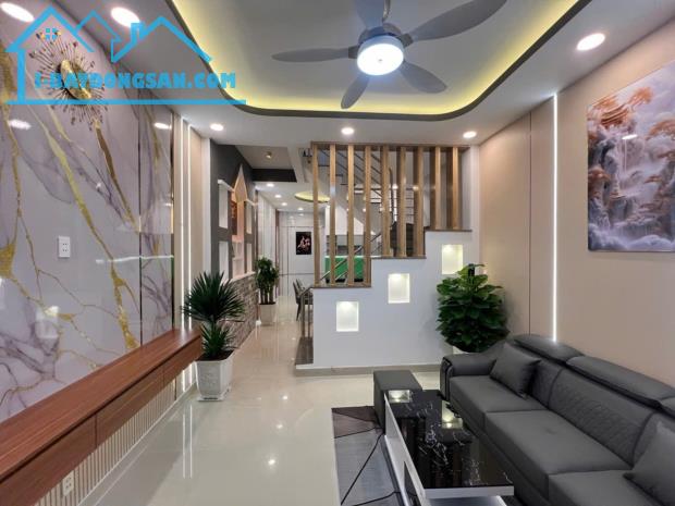 Âu Dương Lân, 1 Trệt, 2 Lầu, 3 PN, 3WC, Sổ Hồng Hoàn Công