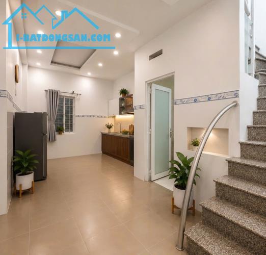 Ngay Lê Trọng Tấn Tân Phú, nhà 46m² chỉ nhỉnh nhẹ 5Đ