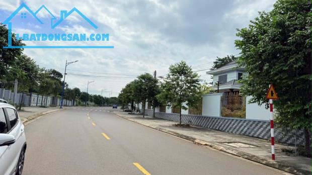 Đường Lớn Vỉa Hè Ở VÀ KINH DOANH TỐT chỉ 1ty400 Mặt tiền Tạ Văn Sáu ( đg số 2) XÃ ĐẤT ĐỎ