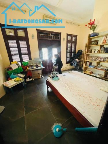 Phân Lô VIP Trần Quốc Hoàn - 90/100M2, 7 Tầng, MT 8.4M, Vỉa Hè, Gara, Ô Tô Tránh - 41.5 Tỷ