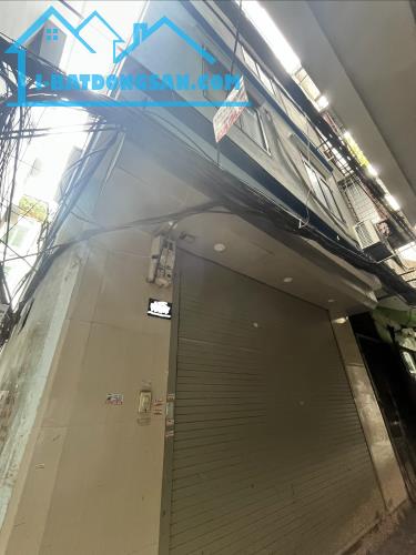 Bán nhà, lô góc 36m², 5 tầng, lõi Đống Đa, dưới 9 tỷ