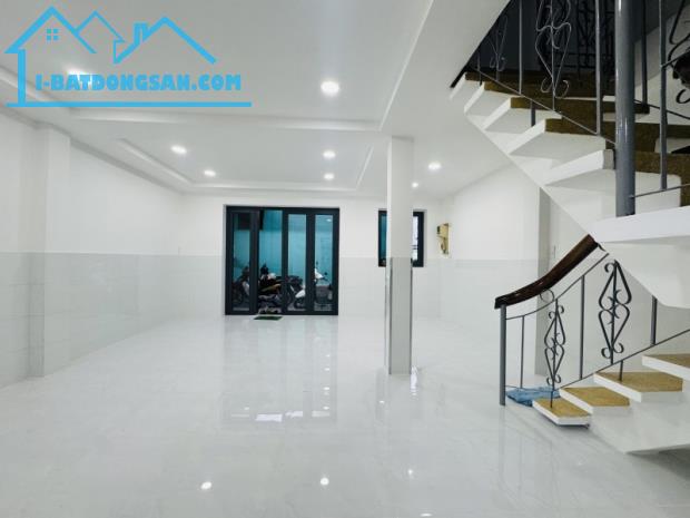 Bán nhà 50m2, 2 tầng, đường Dương Văn Cam, Linh Tây, Thủ Đức, TP HCM, SHR. Giá 4,08 tỷ.