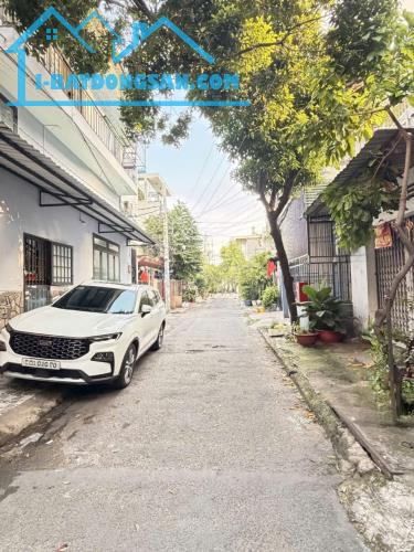 Hẻm ô tô thông Cầu Xéo Tân Phú gần Aeon Tân Phú cấp 4 tiện xây mới 90m2 -6 tỷ 2