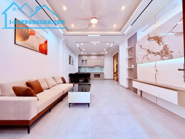 BÁN NHÀ MINH KHAI,LÔ GÓC, THANG MÁY, FULL NỘI THẤT 50m2 GIÁ 12,6 TỶ