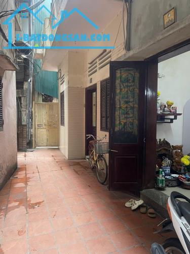 Bán nhà Kim Mã 46m2 giá 11,3 tỷ xây 3 tầng.