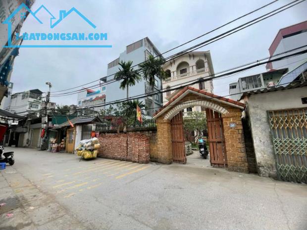 Bán gấp căn Biệt Thự Xuân Đỉnh 272M 4 tầng ngõ oto tránh thông ra Phạm Văn Đồng giá 67 Tỷ