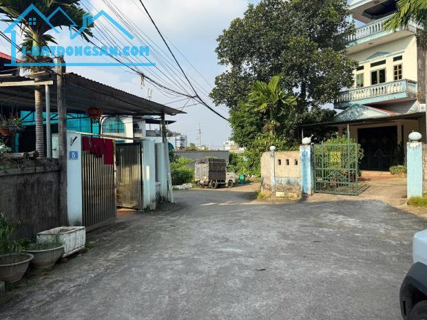 BÁN LÔ ĐẤT VỊ TRÍ DẸP DT 100M, MT RỘNG 7M, 2,6 TỶ THÁI NGUYÊN.