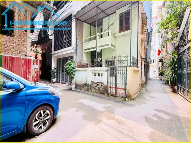Bán nhà riêng đường Hoàng Quốc Việt, Cầu Giấy khu phân lô oto đỗ cửa, ngõ thông 63m 22tỷ