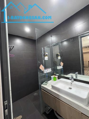 *Bán nhà 2 mê, full nội thất, sát biển, đường Giáp Văn Cương, dt 81m2, giá 6,95 Tỷ