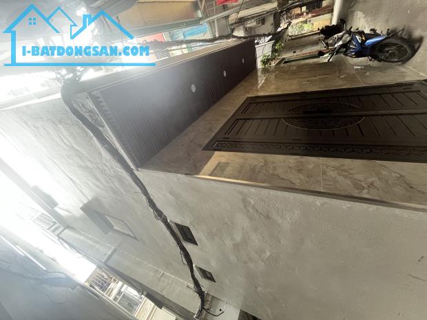 Bán nhà Ngõ Chợ Khâm Thiên, Đống Đa, 25m², 5 tầng, lô góc 2 mặt ngõ, nhỉnh 5 tỷ