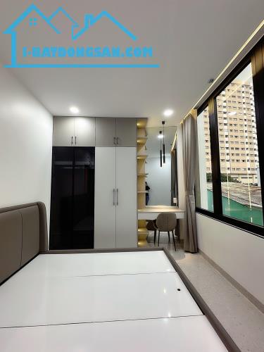Bán gấp nhà Âu Cơ, 4 tầng có thang máy, full nội thất, ô tô đỗ cửa, sầm uất nhỉnh 8 tỷ.