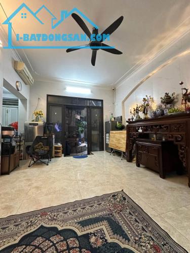 Bán nhà Hàng Bông, 45m2, 6 tầng, mặt tiền 4.5m, 25.5 tỉ, gần mặt phố, kinh doanh homestay