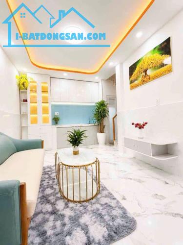 🏡 Bán Nhà Âu Dương Lân Quận 8 – 4 Lầu Mới Đẹp – 3PN – Sân Thượng – Nhỉnh 3 Tỷ ✨ Nhà mới