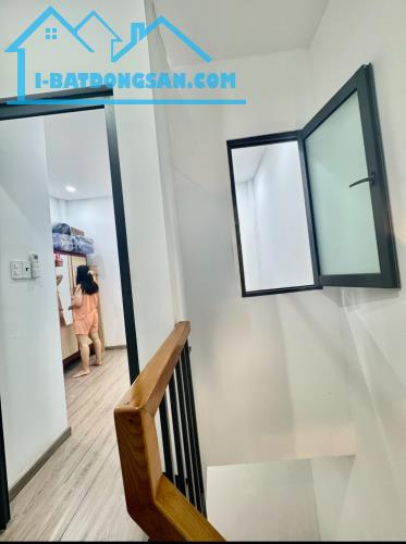 Bán gấp nhà hẻm 6m Đỗ Thừa Luông,sát chợ tân hương, có thu nhập 10tr/tháng nhỉnh 4 tỷ.