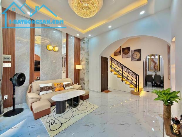 SIÊU PHẨM PHAN ĐÌNH PHÙNG - PN - HẺM THÔNG SÁT XE HƠI - 4 TẦNG - 5PN - 5WC FULL NỘI THẤT