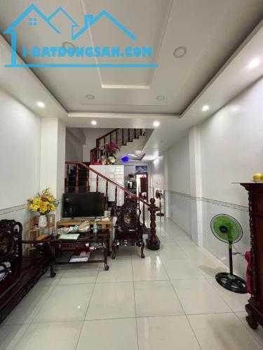NGAY TÂY HÒA - 80M2 - ĐƯỜNG OTO - 4 TẦNG - 11,5T