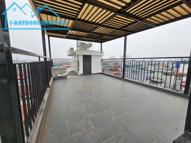 Bán nhà Thượng Thanh, Long Biên 38 mét X 7 tầng thang máy, ô tô đỗ cửa, giá 8.7 tỷ