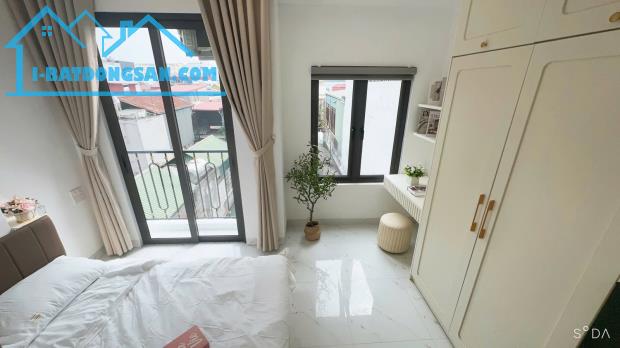 Tòa căn hộ phố Hoàng Văn Thái 98m2, 8T, MT8.4m Gara ô tô 2 thoáng dòng tiền 170tr/tháng