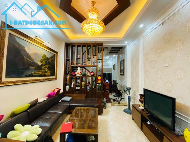 BÁN NHÀ GẦN PHỐ KIM NGƯU – MINH KHAI, CỰC GẦN MẶT PHỐ, NHÀ ĐẸP 5 TẦNG, ĐƯỜNG Ô TÔ ĐỖ CỬA.