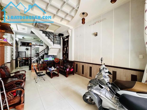 GẤP!!!Chỉ hơn 7 tỷ có nhà 4 lầu HXH Thống Nhất 60m2 5PN tiện làm VP gần trường Nguyễn Du.