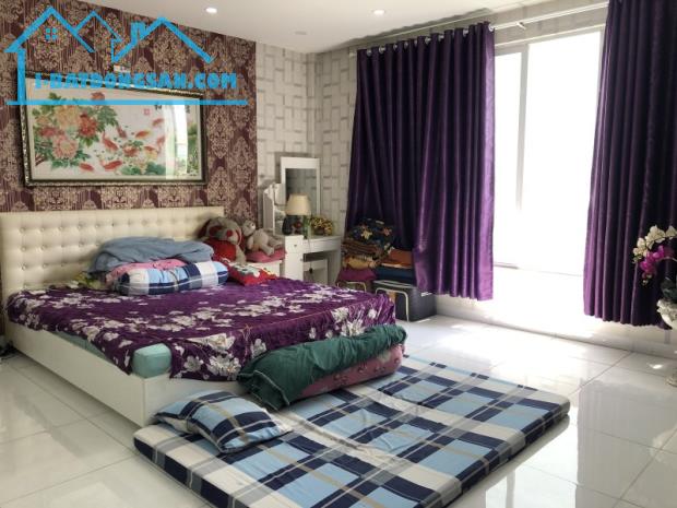 Bán nhà 3 Tầng MẶT TIỀN đường Bùi Hữu Nghĩa gần chợ Đồn,NGANG 8,6M
