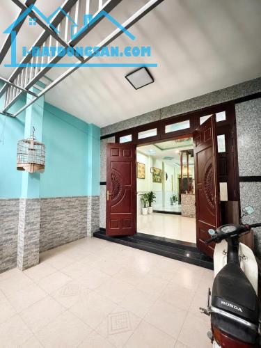 💋LÃ Xuân Oai -💰Hơn 4tỷ có nhà 70m2 👉Ngay Cầu Tăng Long - ô tô đỗ cửa - Vào ở ngay
