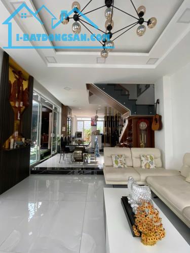 BIỆT THỰ MINI TÂN PHÚ - NHÀ CỰC THOÁNG THIẾT KẾ PHONG CÁCH HIỆN ĐẠI - NỘI THẤT GIÁ TRỊ