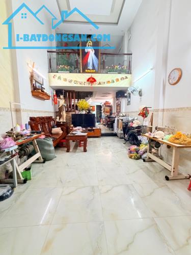 [DD125*] Nhà 3T sát Chợ Cầu Nguyễn Văn Quá, giá 5.x tỷ
