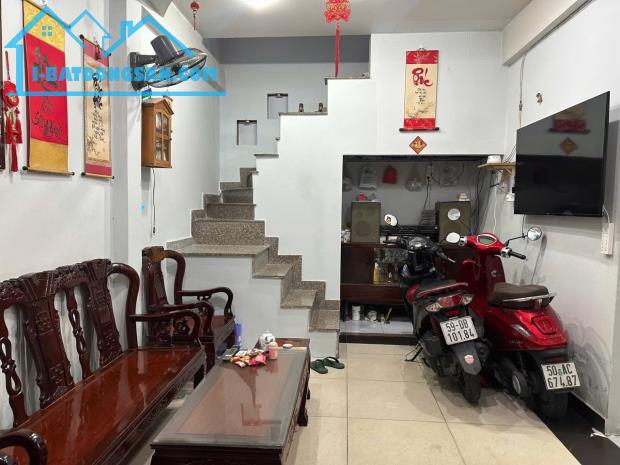 Bán nhà Sơn Kỳ 52m, ngang 8.1m, hẻm 3m thông, 4 PN gần ĐH Công Thương, sầm uất nhỉnh 4 tỷ.