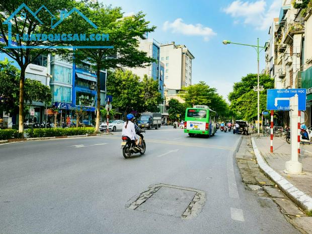 BÁN GẤP NHÀ KIM MÃ PHỐ VIP BA ĐÌNH 50M X 3 TẦNG MT 6,4 M 11,5 TỶ.