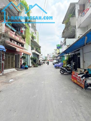 QUẬN 10 - HẺM 8M THÔNG Ô TÔ 7 CHỖ VÀO NHÀ QUAY ĐẦU - CÁCH MT ĐƯỜNG TẦM 15M - THÍCH HỢP KD