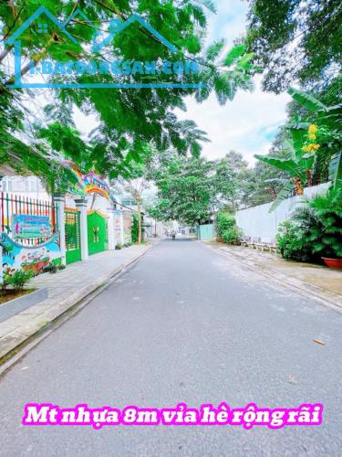 Bán nhà sân vườn, gần Bệnh Viện Thánh Tâm, Tân Biên, Biên Hòa, 239m2, giá 5 tỷ 900.