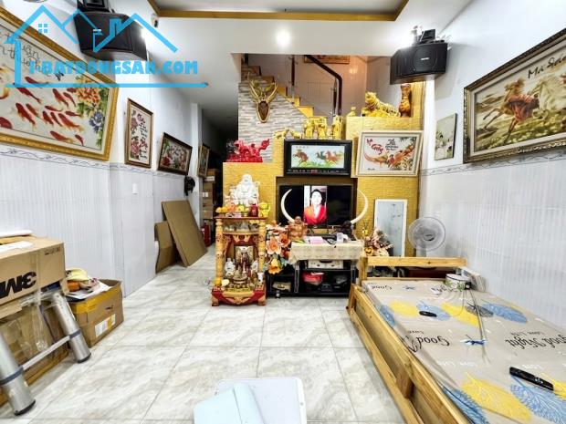 NHÀ ĐẸP 4 TẦNG 26 THÁNG 3 GẦN AEON TÂN PHÚ - XE HƠI ĐỖ CỬA - 40M2 (4x10). CHỈ NHỈNH 5 TỶ