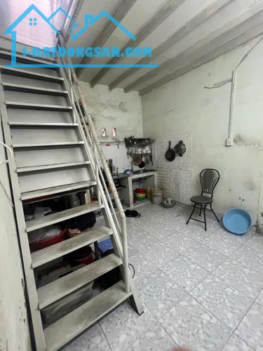 Bán nhà C4 bên sông Phạm Văn Đồng ngay cầu Bình Lợi, 100m2, 4 phòng cho thuê, giá 6.7 tỷ