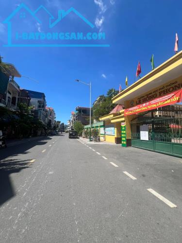 Bán nhà mặt đường Phạm Phú Thứ lô góc siêu đẹp. DT: 65,2m2*ngang 8,2m. Giá: 8 tỷ