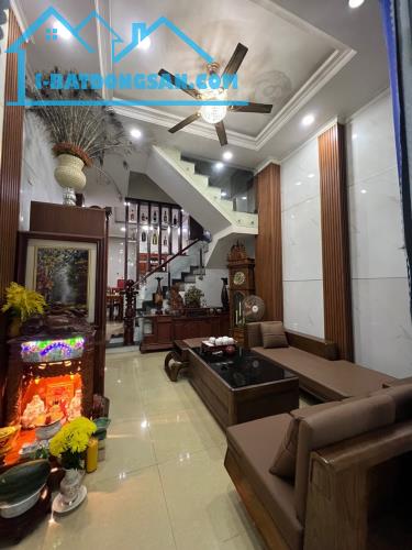 Bán nhà KDC phân lô QL13 gần chợ Bình Triệu ĐH Luật, 4 tầng 64m2, đường 10m, giá 9.9 tỷ