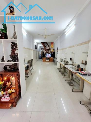 Nhà Tân Bình - Lạc Long Quân, 2 tầng ở ngay - ngang hơn 3m - dài 15m – hơn 6 tỷ.