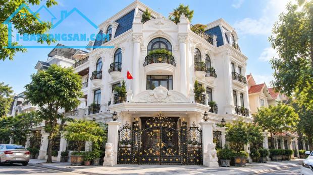 Anh Hà bán Gấp Biệt thự Lô Góc KĐT Pháp Vân gần KĐT Linh Đàm 330m2 chỉ 6x tỷ. LH 098962611