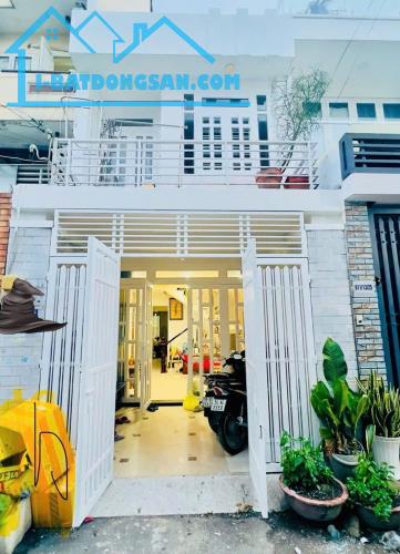 Bán nhà Lê Văn Thọ, Gò Vấp, 64m2, 4PN, hẻm ô tô, 5.98 tỷ