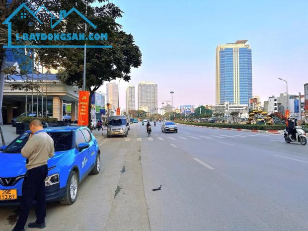 MẢNH ĐẤT, MẶT PHỐ, NGUYỄN CHÍ THANH-VỈA HÈ-KD-Ô TÔ: 420M, MT 12M, GIÁ 348 TỶ.