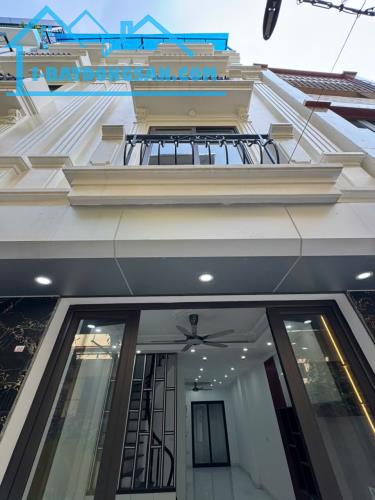 🏘️Bán Nhà Trung Tâm Long Biên, 50m x 5 tầng thang máy, Ngõ nông thông, 6 ngủ, rá 9 tỉ xíu