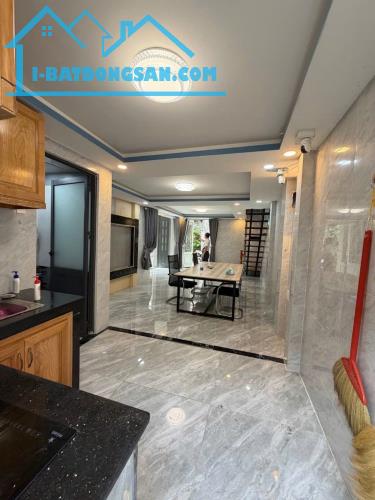 Nhà 2 mặt tiền Đoàn Giỏi, ngang 8.7, xe hơi ngủ trong nhà mà chỉ 4Đ hơn