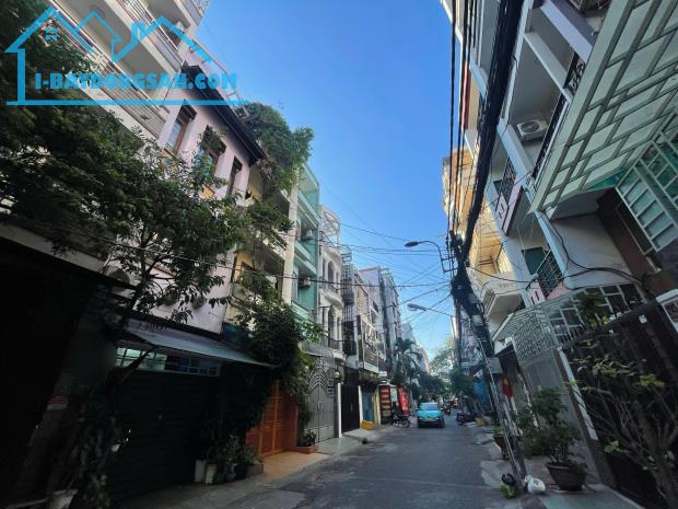 Bán gấp nhà hẻm xe hơi Quận 10 - 4 tầng 82m2 (4 x 21) - Ô tô đỗ cửa hoặc vào nhà thoải mái