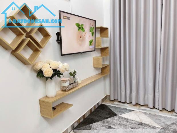 NHÀ ĐẸP LÊ ĐÌNH THÁM SÁT CẦU XÉO, GÒ DẦU- 2 TẦNG BTCT 49M2(4x12.2)- HẺM Ô TÔ. CHỈ 6 TỶ XÍU